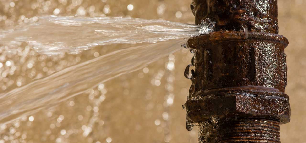 A burst pipe as part of Fall Plumbing Tips to avoid the flood